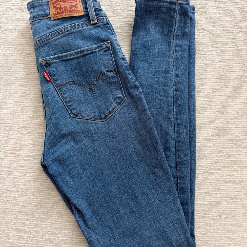 Levi's 721 High Rise Skinny Jeans